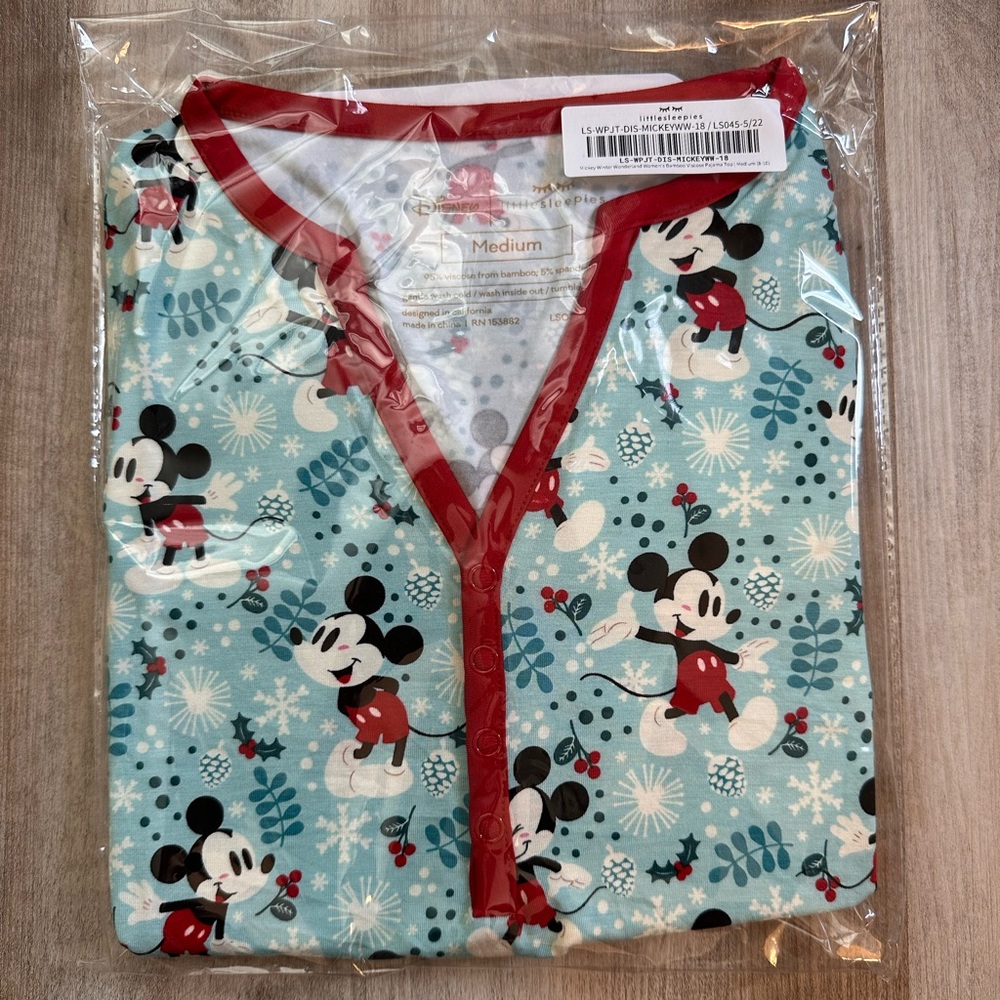 Little Sleepies Mickey Winter Wonderland, Womens Medium Top
